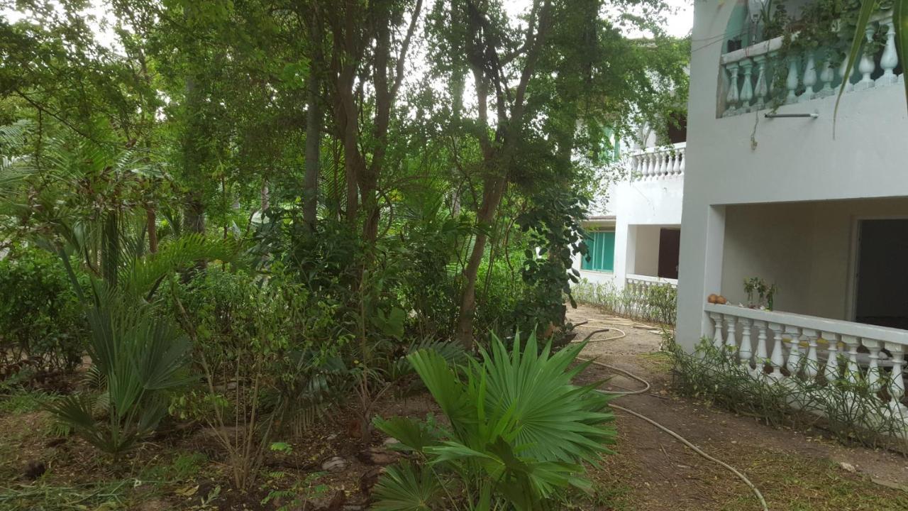 Savannah Cottages Mombasa Bagian luar foto