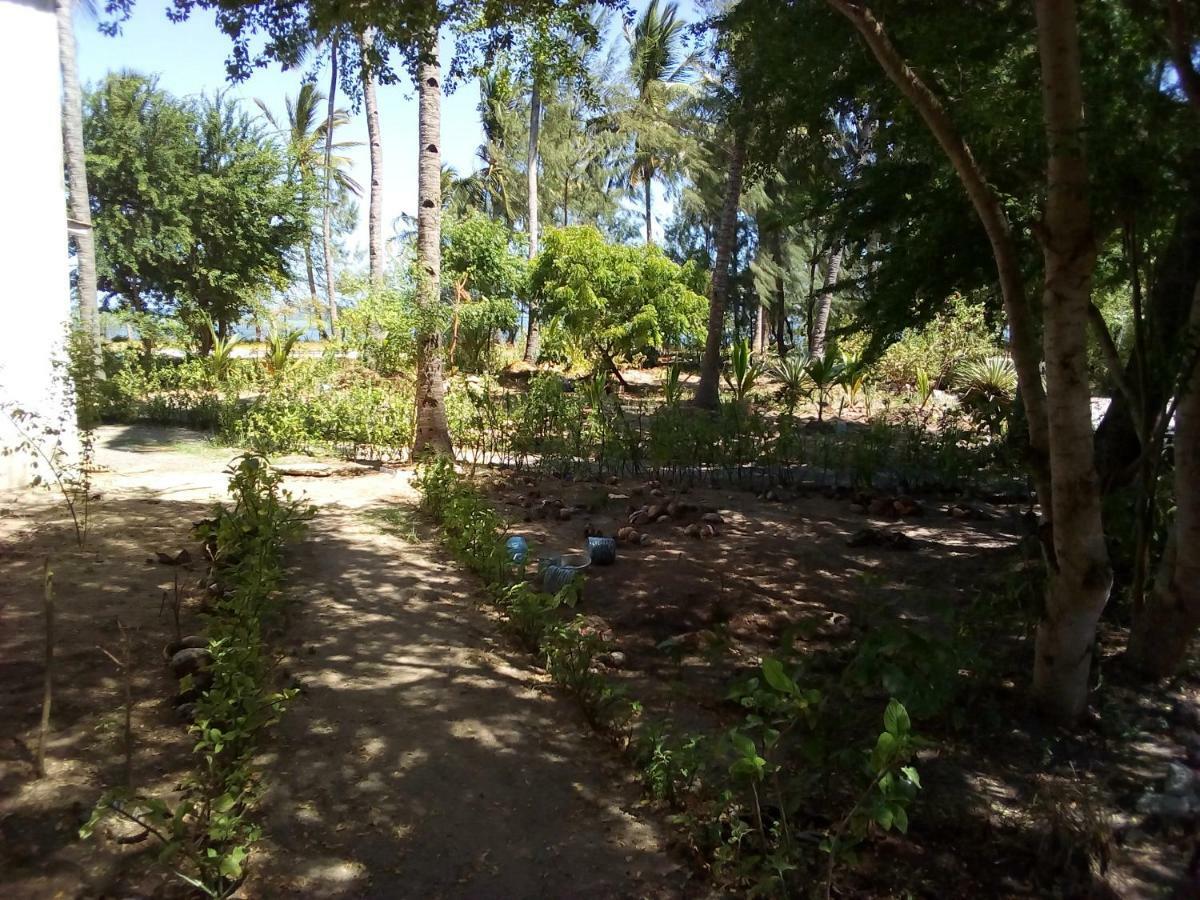 Savannah Cottages Mombasa Bagian luar foto