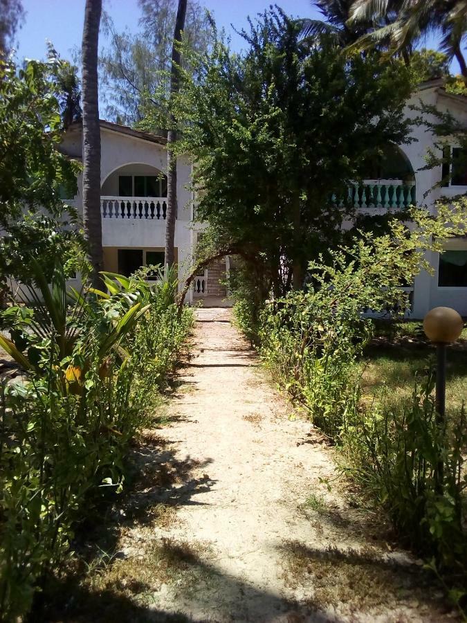 Savannah Cottages Mombasa Bagian luar foto